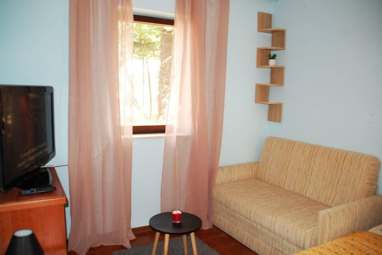Studio Apartman Ziganto Ičići Exterior foto